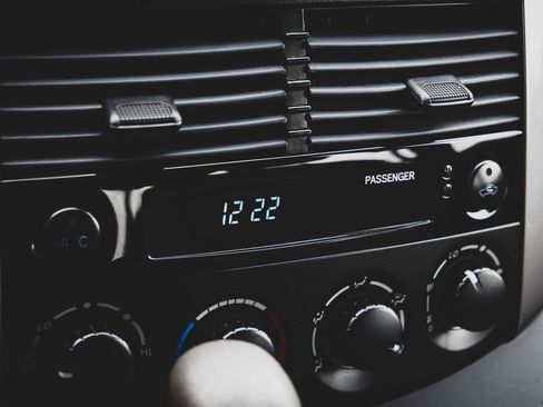 Used 2006 Toyota Sienna CE image 9