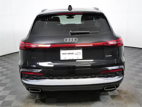 Used 2025 Audi Q5 Premium w/ Convenience Package AWD/4WD image 28