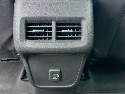 Used 2019 Chevrolet Equinox LS FWD image 16