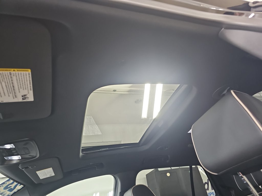Certified 2023 Chevrolet Traverse Premier w/ Redline Edition AWD/4WD image 36