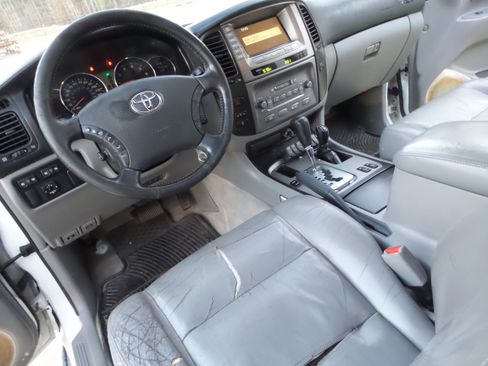 Used 2003 Toyota Land Cruiser image 35