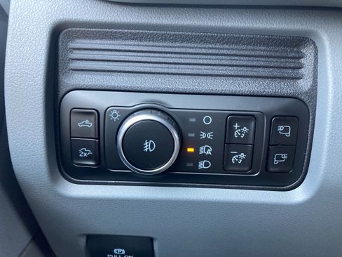 New 2026 Ford F350 XLT w/ XLT Premium Package AWD/4WD image 32