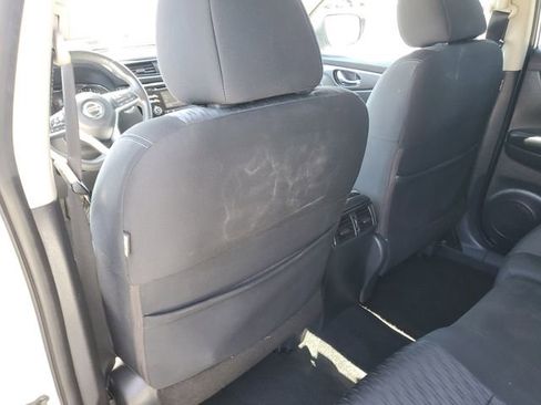 Used 2017 Nissan Rogue SV FWD image 27