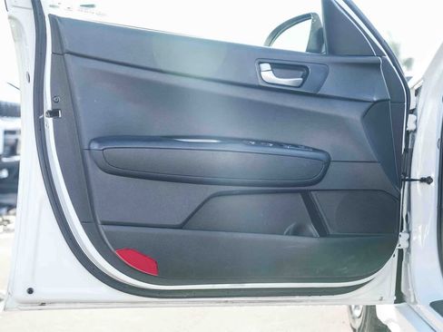 Used 2020 Kia Optima LX image 19