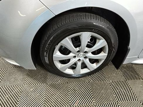 Used 2025 Toyota Corolla LE FWD image 9