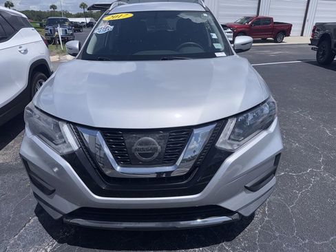 Used 2017 Nissan Rogue SV AWD/4WD image 1