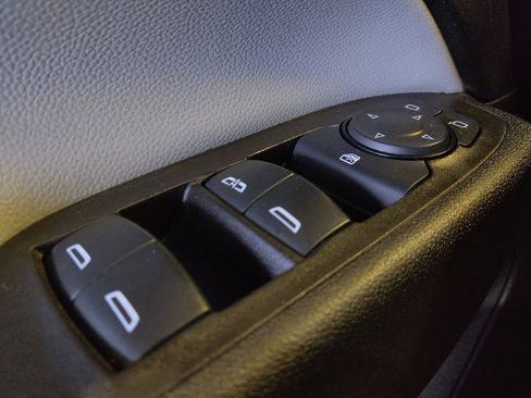 Used 2024 Chevrolet Equinox LS w/ LS Convenience Package FWD image 27