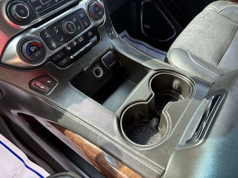 Used 2018 Chevrolet Suburban LT RWD image 22