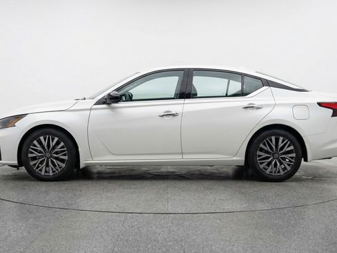Used 2025 Nissan Altima 2.5 SV image 5