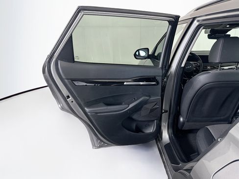 Used 2025 Kia Seltos S image 26