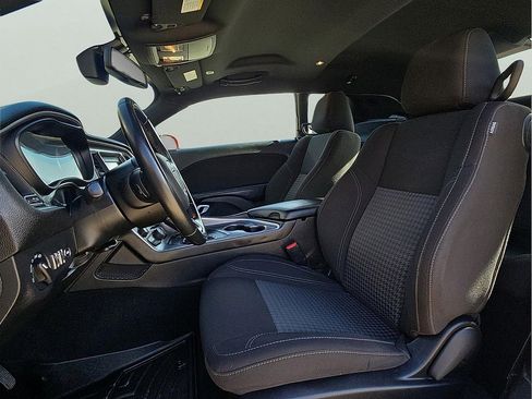 Used 2021 Dodge Challenger SXT image 13