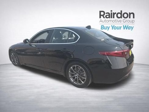Used 2018 Alfa Romeo Giulia RWD image 5