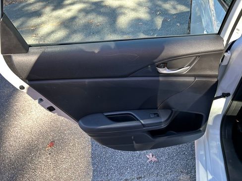 Used 2020 Honda Civic Sport image 22