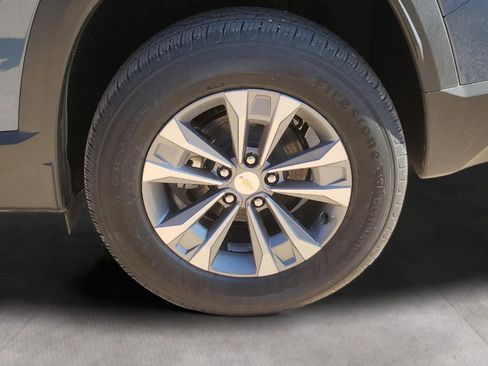 New 2025 Chevrolet Equinox LT image 8