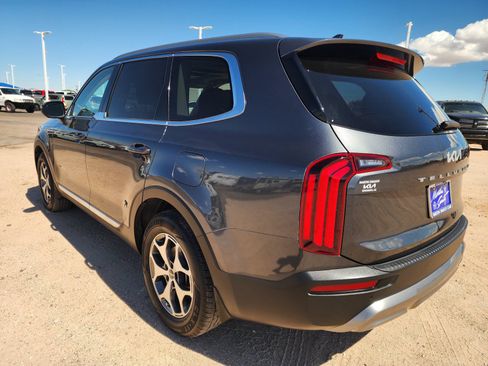 Used 2022 Kia Telluride EX FWD image 6