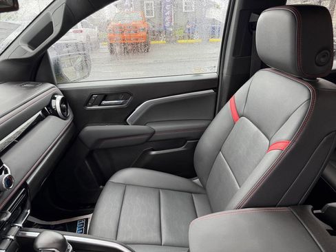 Used 2023 Chevrolet Colorado Z71 w/ Z71 Convenience Package 2 AWD/4WD image 17