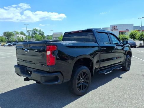 Used 2026 Chevrolet Silverado 1500 Custom Trail Boss w/ Dark Appearance Package AWD/4WD image 4