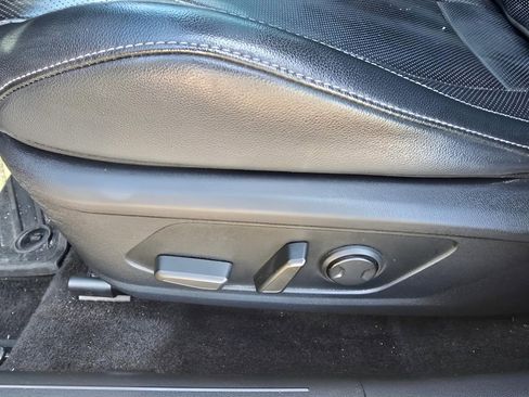 Used 2021 Hyundai Elantra Limited image 13