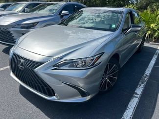 Used 2025 Lexus ES 350 w/ Premium Package FWD video 1