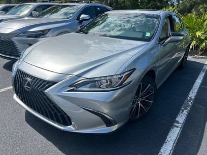 Used 2025 Lexus ES 350 w/ Premium Package