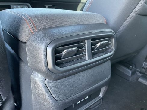 Used 2025 Honda Pilot Sport image 27