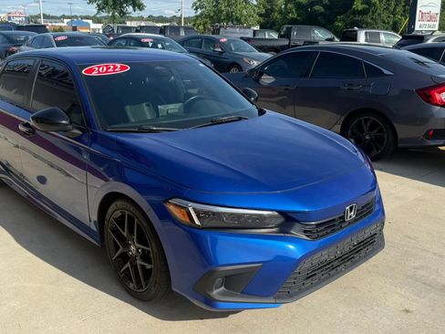 Used 2022 Honda Civic Sport image 2