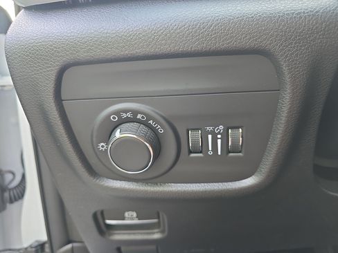 Used 2025 Jeep Grand Cherokee L Laredo w/ Luxury Tech Group I AWD/4WD image 23