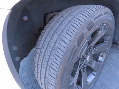 Used 2016 Cadillac Escalade Premium image 14