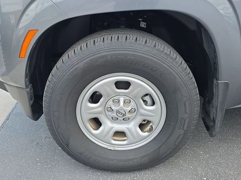 Used 2022 Nissan Frontier S w/ Technology Package image 32