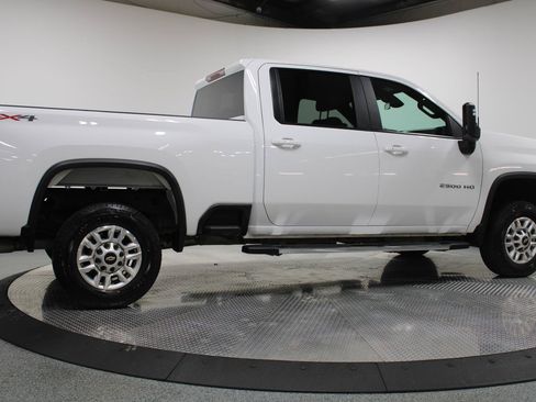 Used 2025 Chevrolet Silverado 2500 LT w/ Convenience Package AWD/4WD image 11