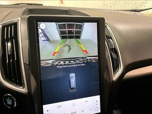 Used 2024 Ford Edge SEL w/ Convenience Package image 14