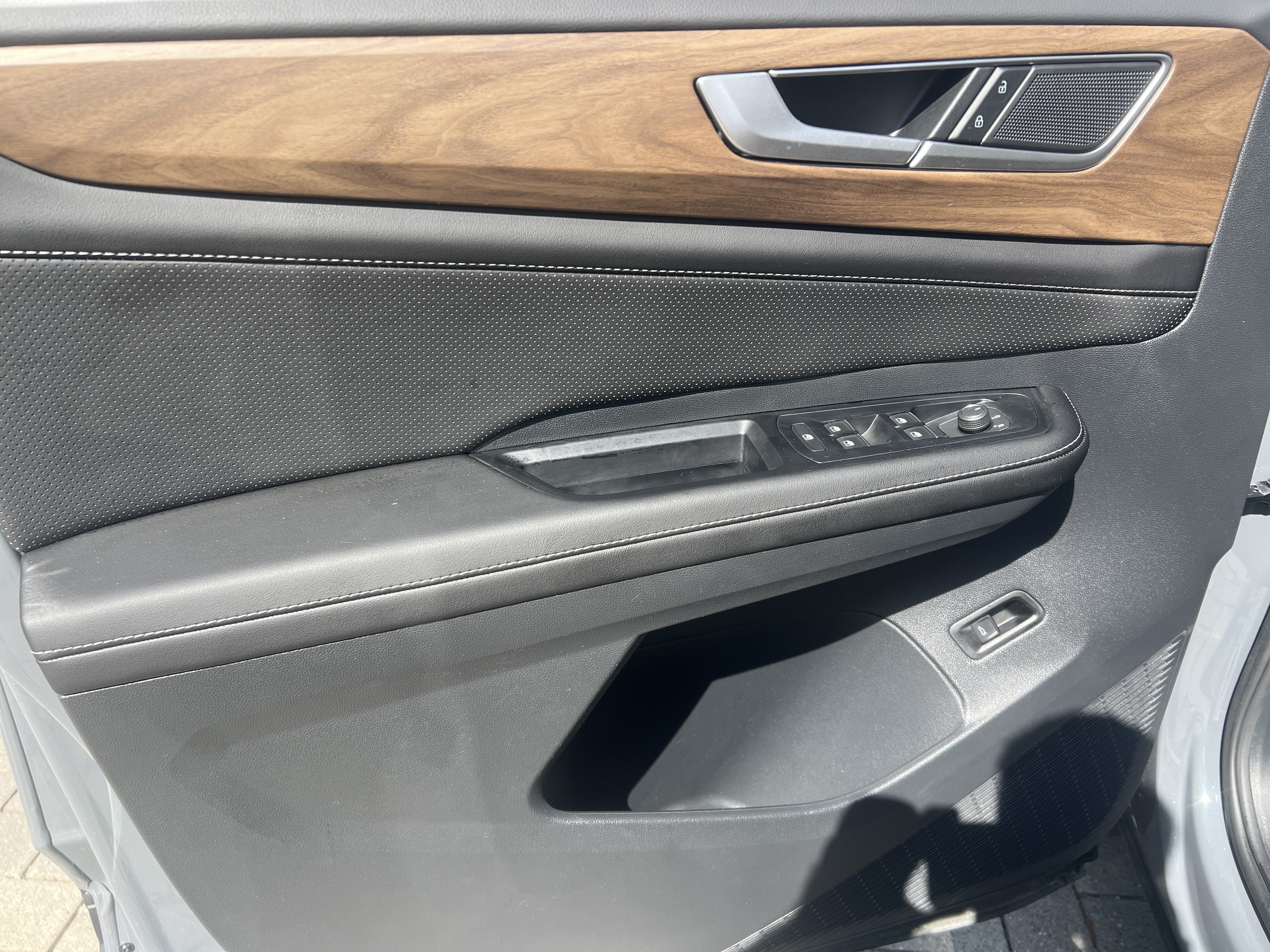 Certified 2026 Volkswagen Atlas SE FWD image 11