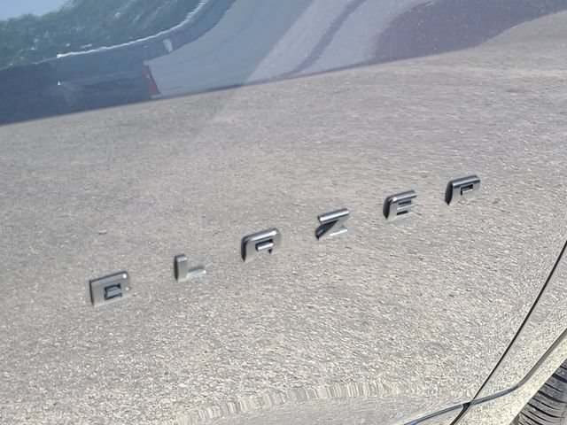 Used 2021 Chevrolet Blazer RS w/ Enhanced Convenience Package FWD image 9