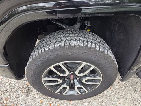 Used 2025 GMC Sierra 1500 AT4 w/ AT4 Premium Package image 4