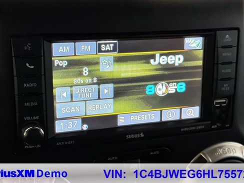Used 2017 Jeep Wrangler Unlimited Sahara w/ Connectivity Group AWD/4WD image 33
