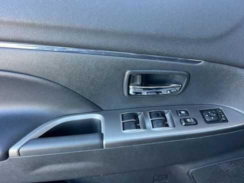 Used 2024 Mitsubishi Outlander Sport SE image 13