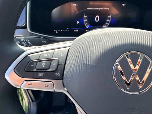 New 2025 Volkswagen Taos SE image 17