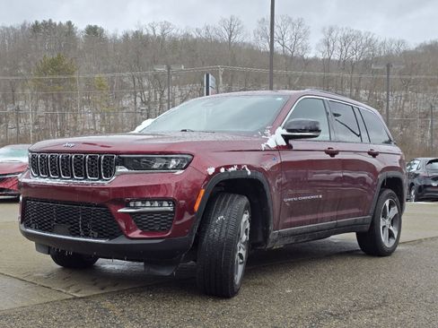 Used 2024 Jeep Grand Cherokee Limited 4xe w/ Luxury Tech Group II image 11