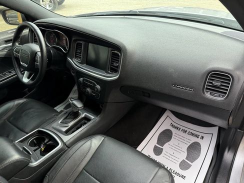 Used 2015 Dodge Charger SXT w/ AWD Plus Group image 16