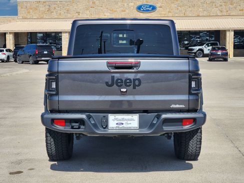 Used 2025 Jeep Gladiator Sport AWD/4WD image 8
