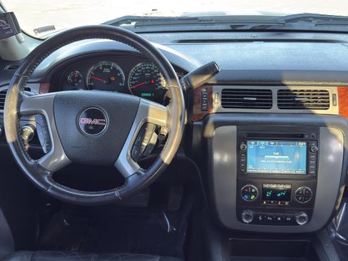 Used 2011 GMC Sierra 2500 SLT w/ SLT Convenience Package image 24