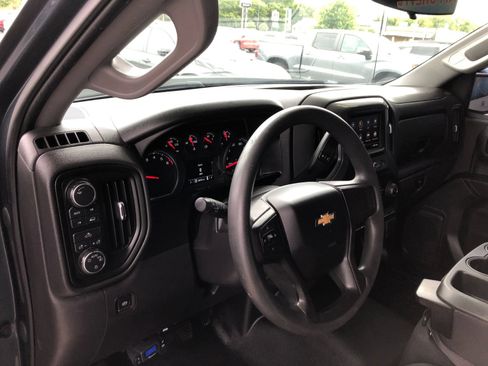Used 2020 Chevrolet Silverado 1500 Custom w/ Custom Value Package AWD/4WD image 15