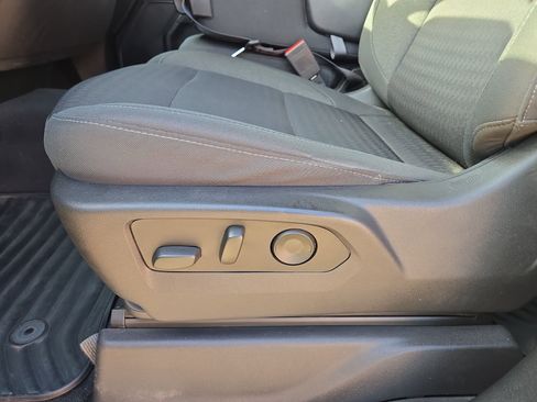 Used 2024 Chevrolet Silverado 1500 LT image 17