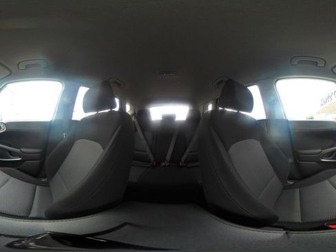 Used 2025 Kia Soul LX w/ LX Technology Package FWD image 42