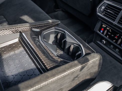 Used 2024 Lamborghini Urus Performante image 47