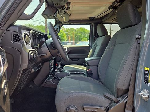 Certified 2025 Jeep Wrangler Unlimited Sport AWD/4WD image 13