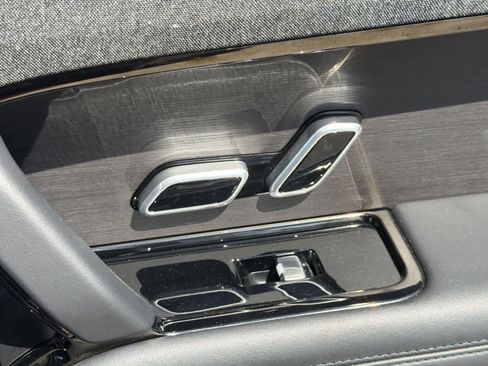 Used 2023 Land Rover Range Rover Sport SE image 33