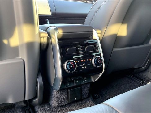 New 2026 Land Rover Range Rover SE image 20