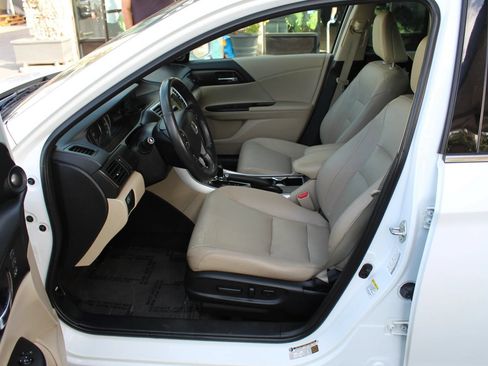 Used 2015 Honda Accord EX-L image 9