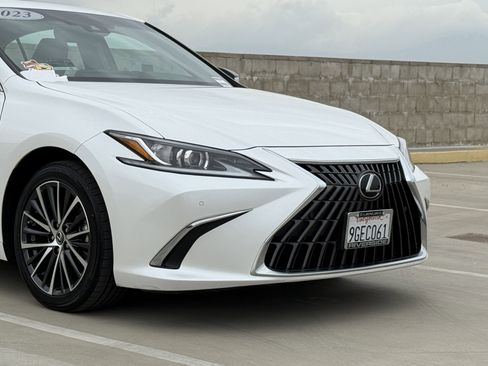 Certified 2023 Lexus ES 300h w/ Premium Package image 3